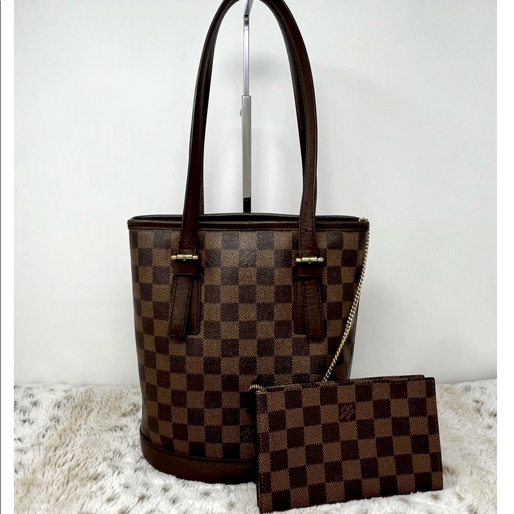Louis Vuitton Damier Ebene Marais Bucket bag